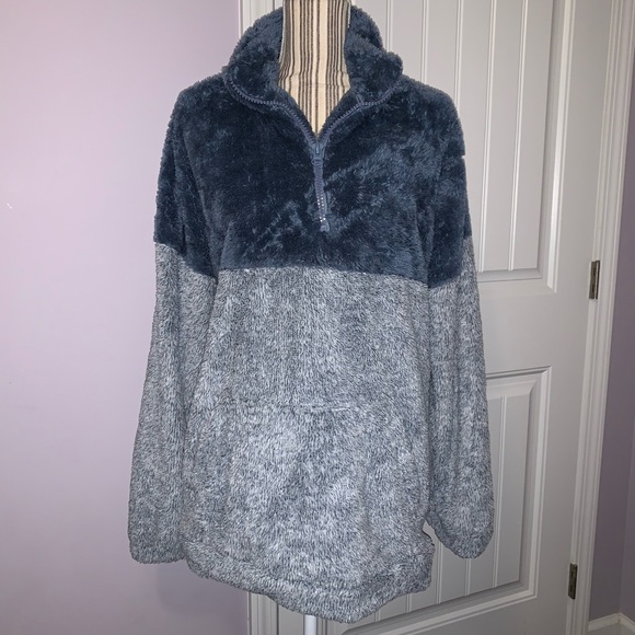Zenana Outfitters Sweaters - Zenana Blue Sherpa Pullover size L